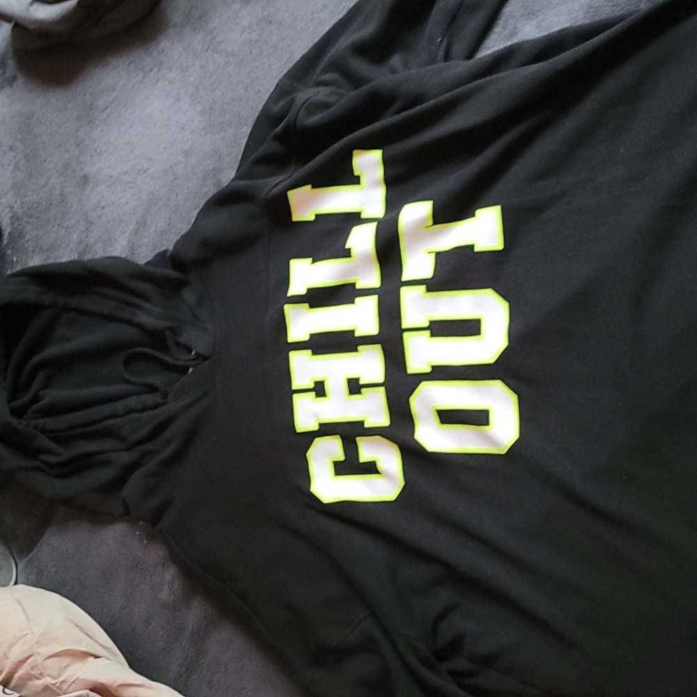 Chill Out Hoodie Black
